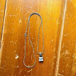 Elegant Gold Necklace with Square Pendant